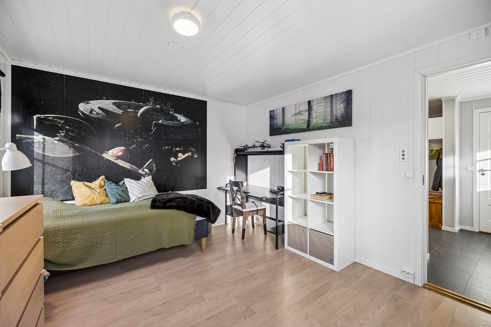 Boligen har totalt to soverom i 1. etasje. Galleribilde