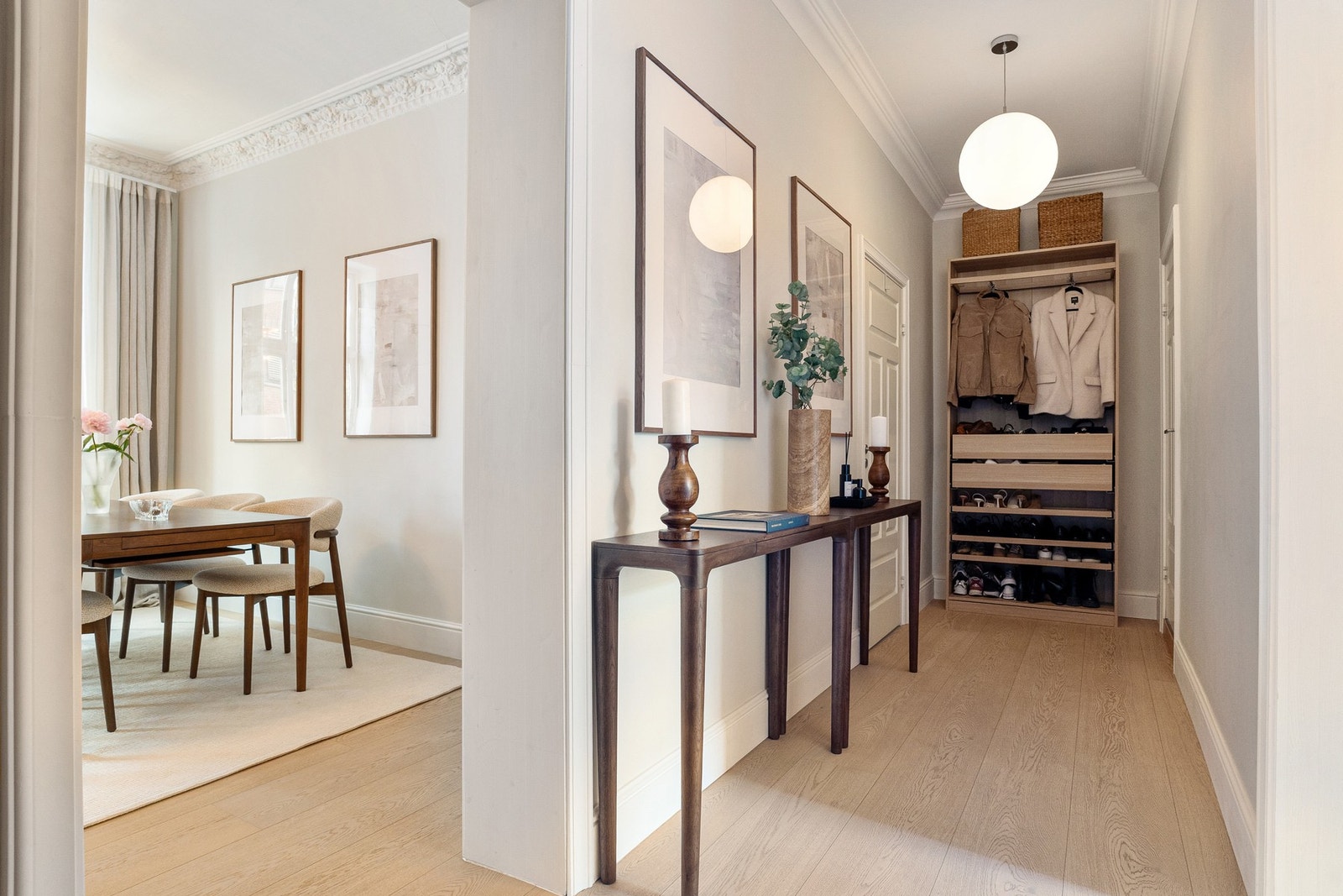 Ved gangen er det ytterligere garderobeløsninger. Galleribilde
