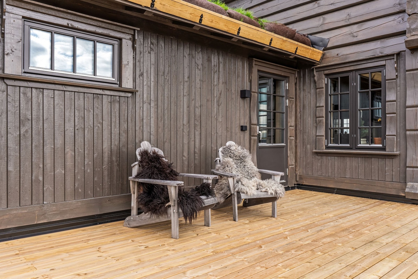 En lun innbydene krok på terrassen med direkte utgang fra soveromsgangen Galleribilde