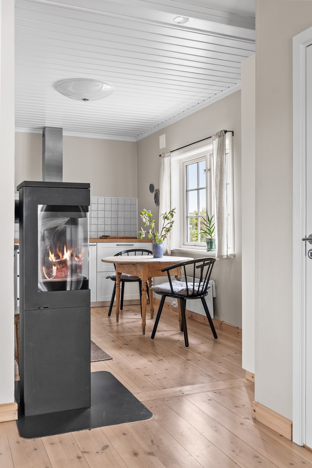 Peisen bidrar til varme og hygge på kalde høst- og vinterdager. Galleribilde