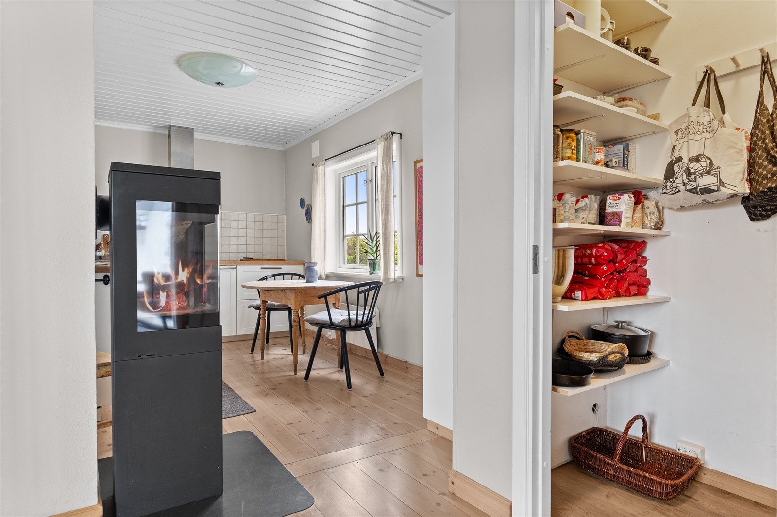 Et ekstra stort kott gir fine muligheter for ytterligere lagring. Galleribilde
