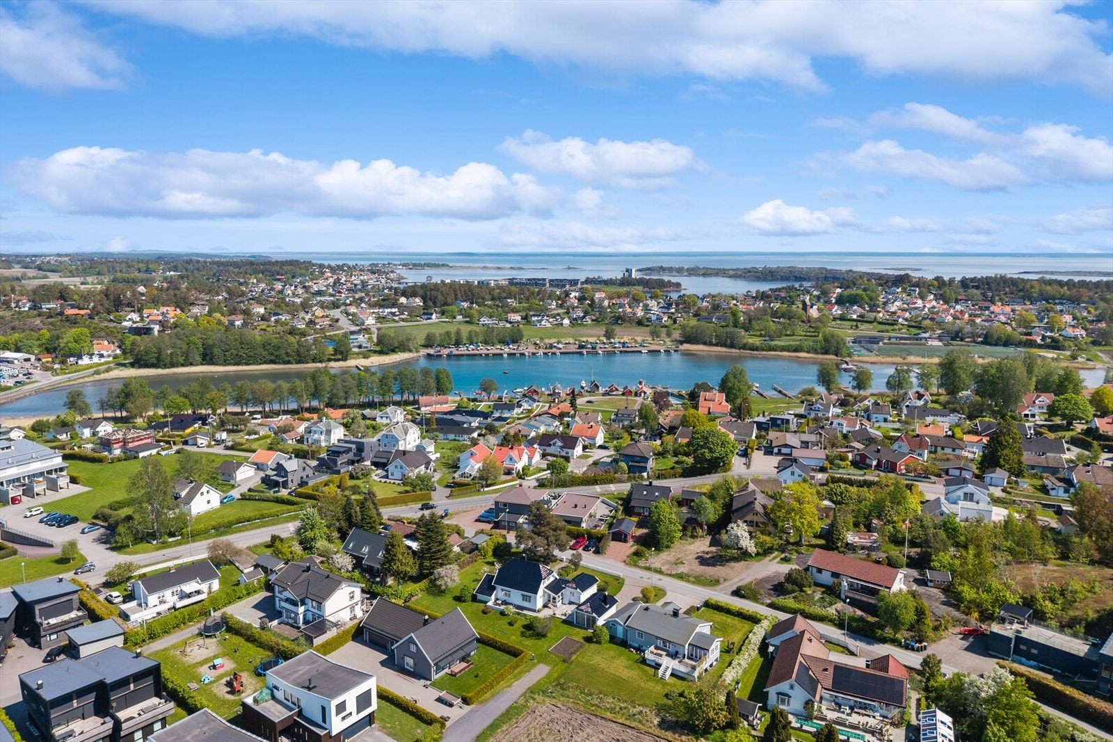 Svært sjønær beliggenhet på Foynland. Galleribilde