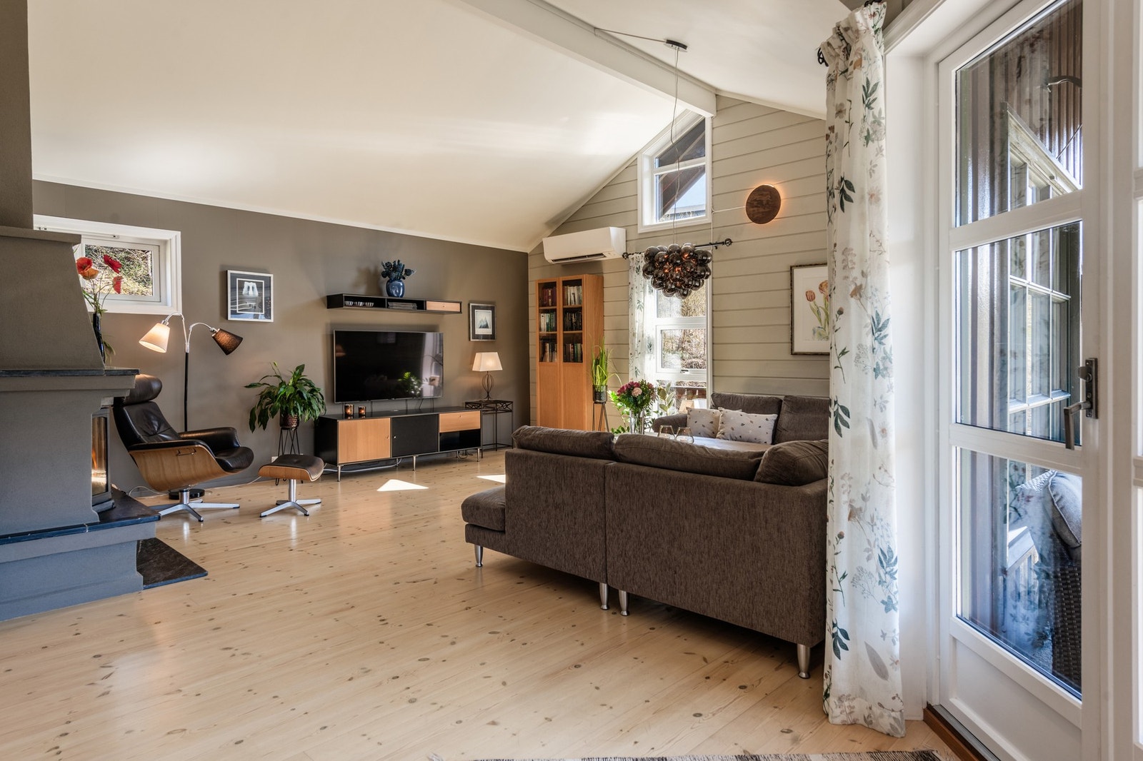 Utgang til uteplassen. Galleribilde