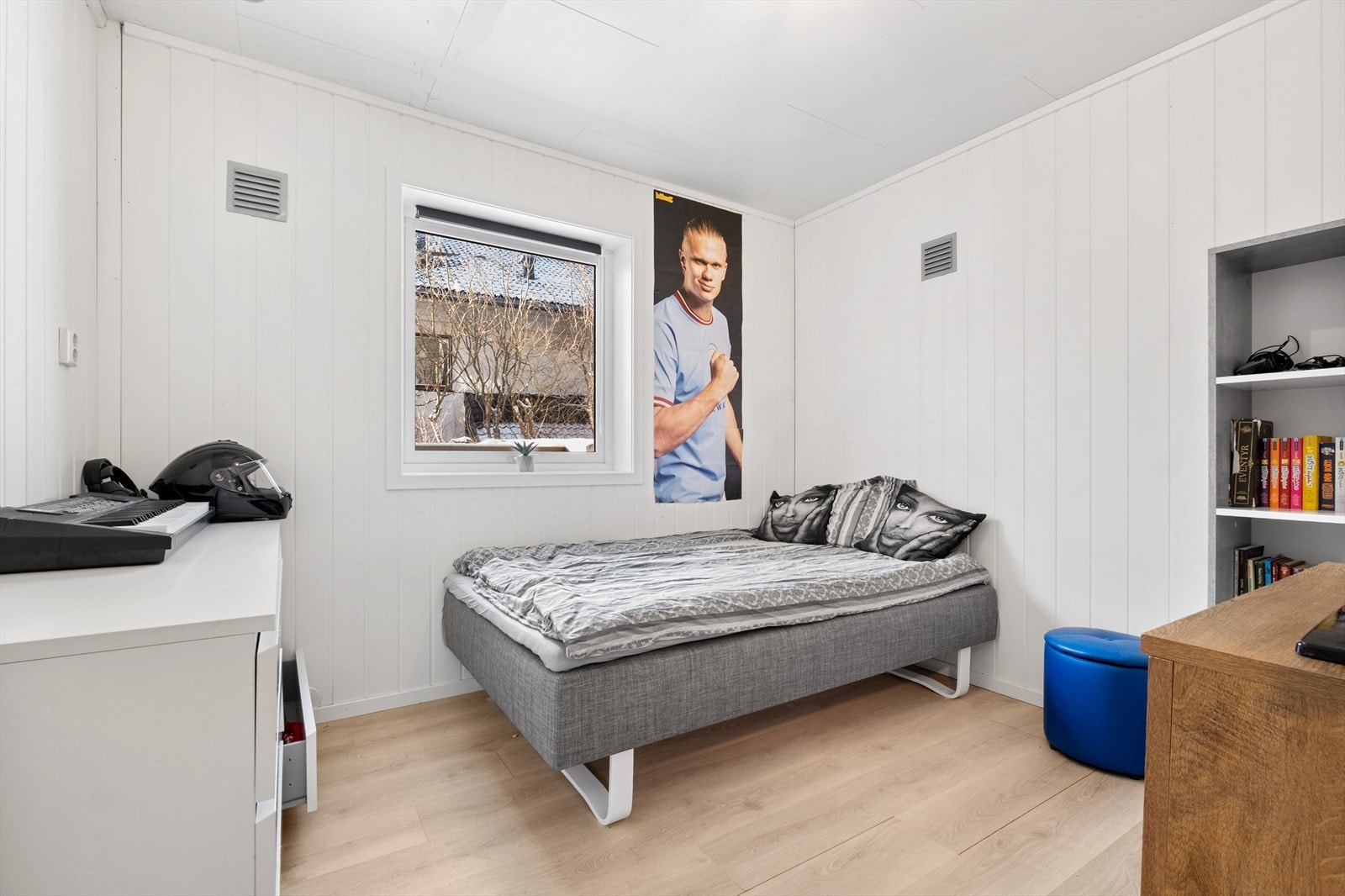 Bod innredet og brukt til soverom. Galleribilde