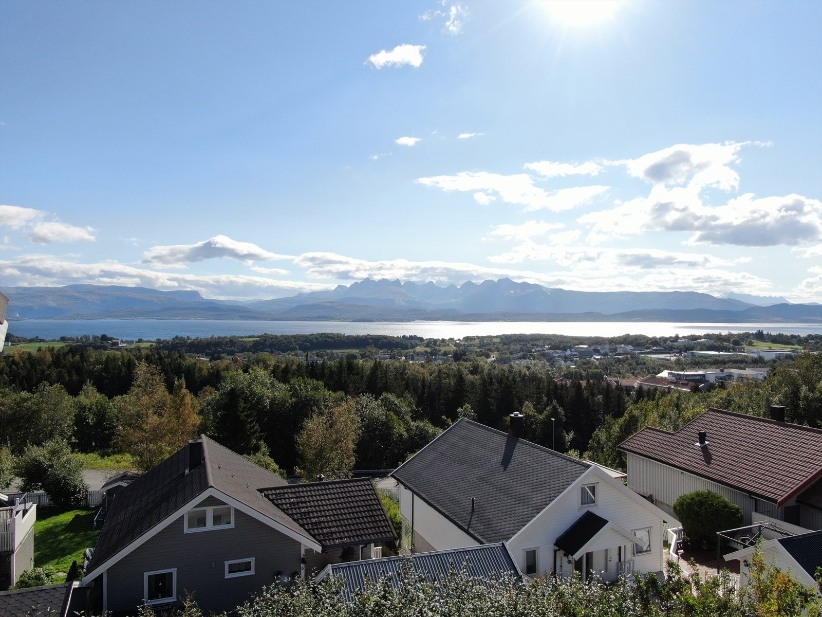 Utsikten er spektakulær og midtsommers har Bodø midnattssol som gjør det hele nærmest magisk. Galleribilde