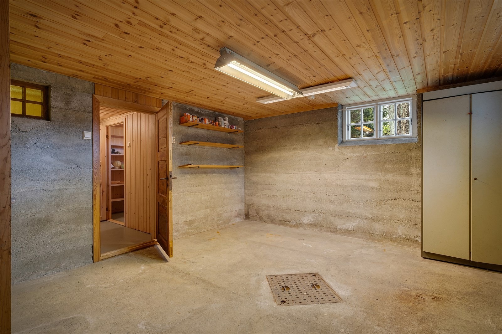 Bod/lagringsrom. Galleribilde