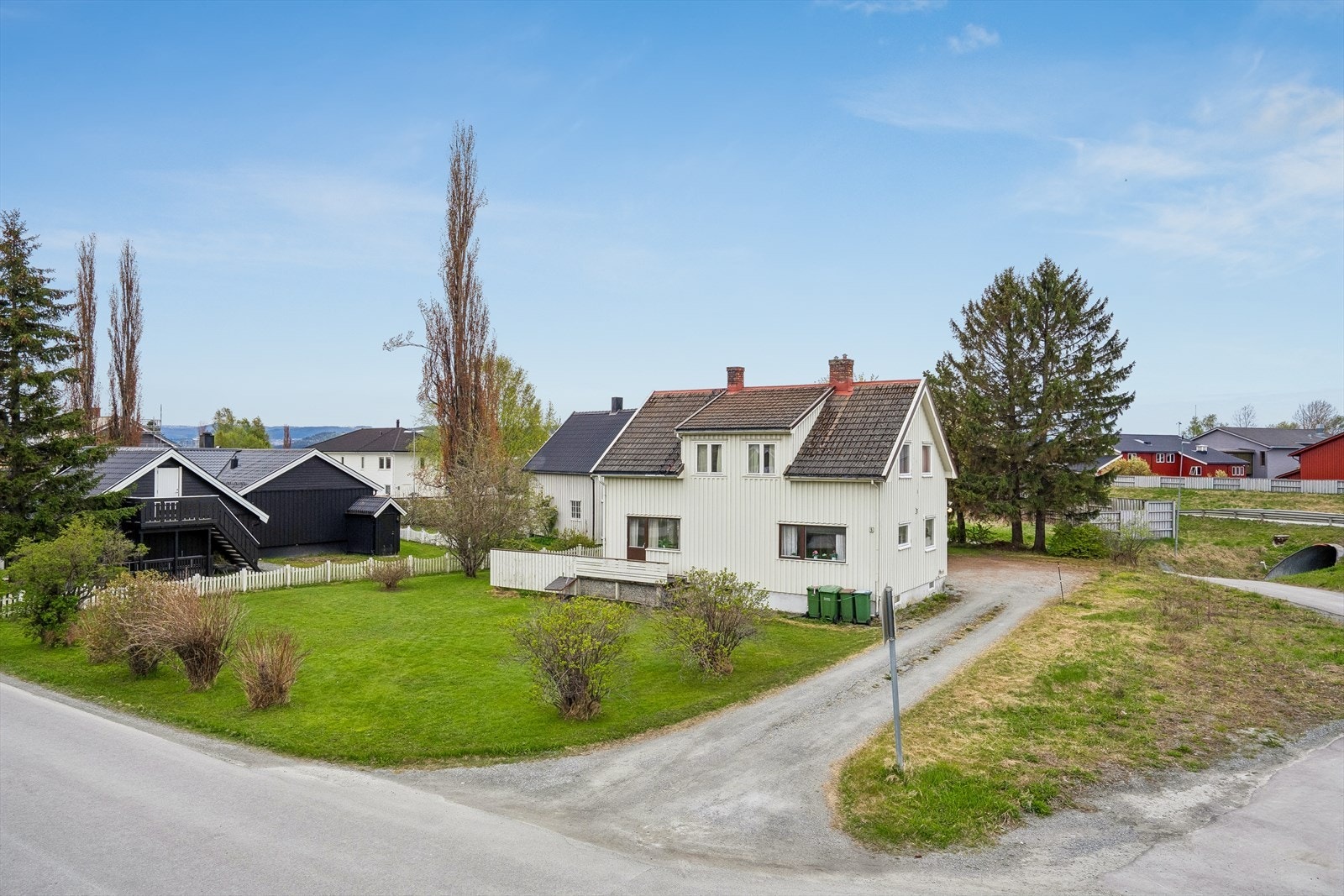 Heimdal Eiendomsmegling v/Thomas Johnsen ønsker velkommen til Vassbygdvegen 5! Foto: Hanne Larsen Galleribilde