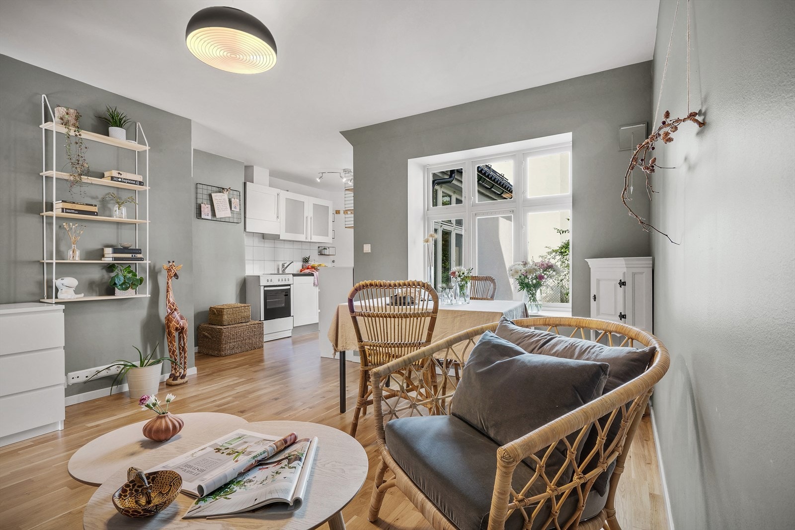 - Nordvik Bolig v/Kaisa Kvamme har gleden av å presentere denne sjarmerende leiligheten med attraktiv beliggenhet i Sandviken. Foto: Inge Jørpeland - Galleribilde