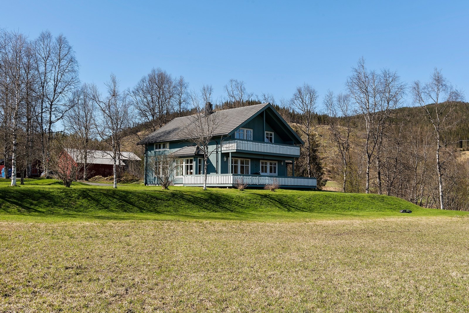 Boligen ligger i et naturskjønt område avsatt til LNF-formål i kommuneplanen, Fotograf: Maren Terese Forsbakk Galleribilde