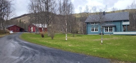 Velkommen til Brattbakkvegen 235, Fotograf Knut Kjønnås Galleribilde