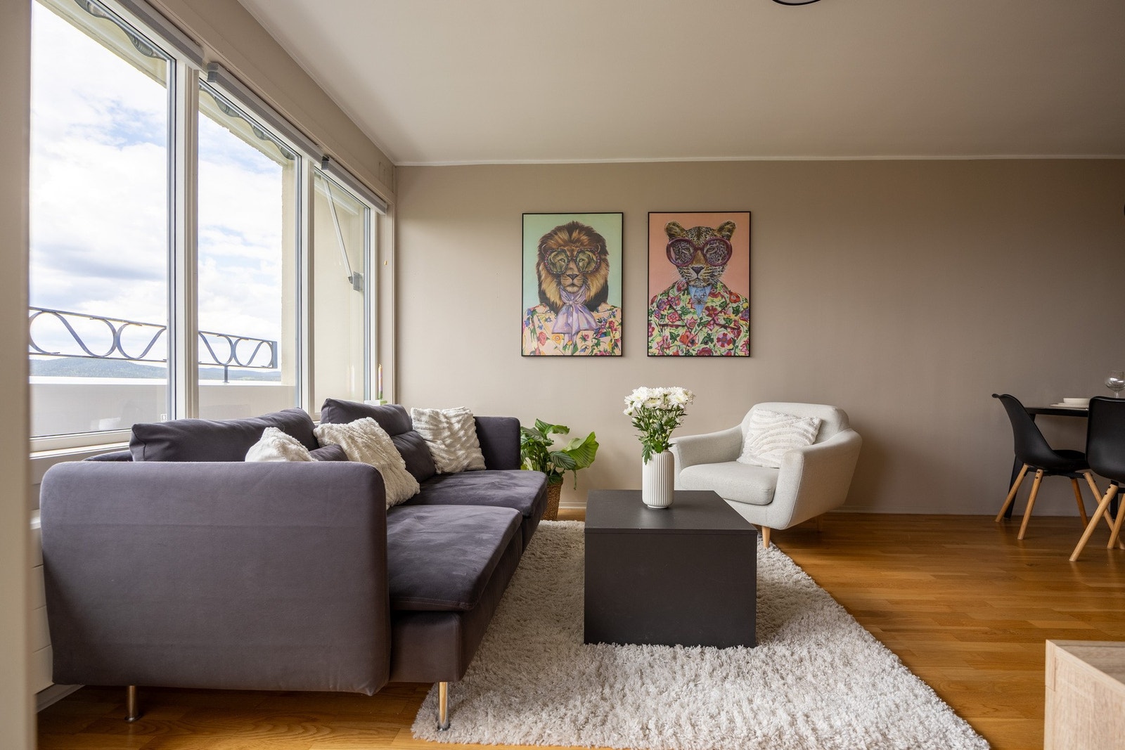 Oppvarming og varmtvann er inkludert i felleskostnadene. Galleribilde