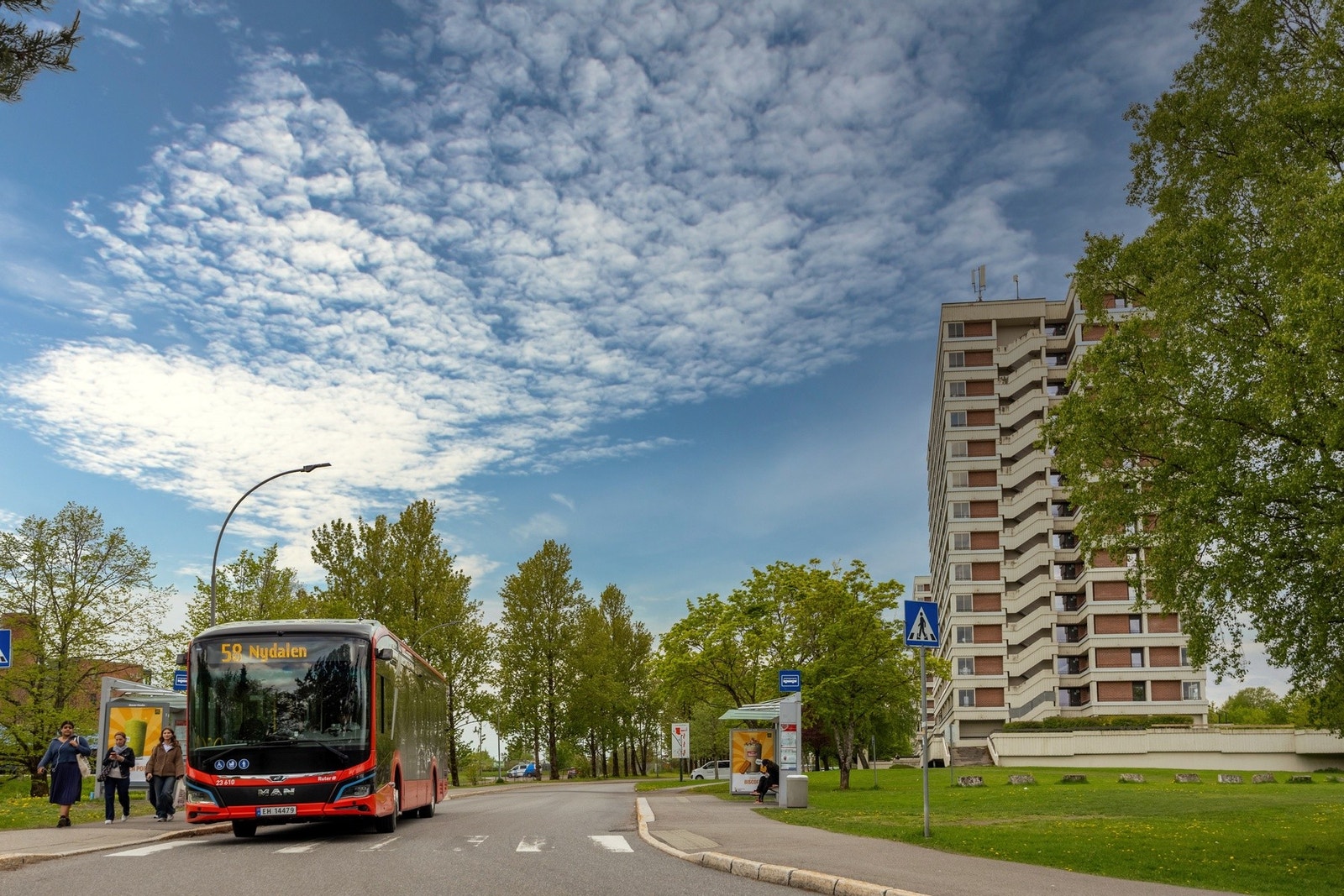 Gode offentlige kommunikasjoner med både busser og T-bane. Galleribilde