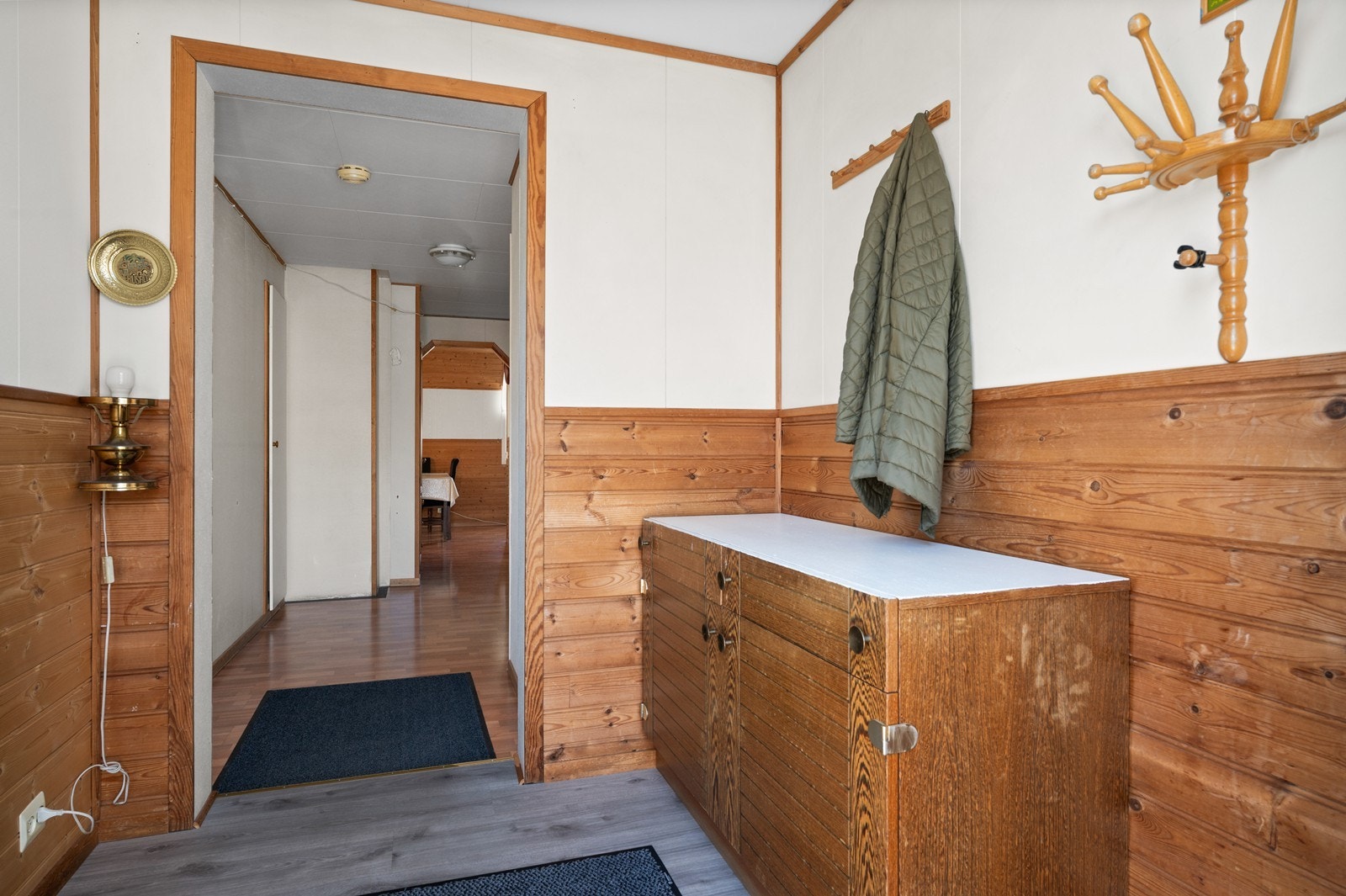 Egen inngang via utvendig trapp fører til boenheten i andre etasje. Galleribilde