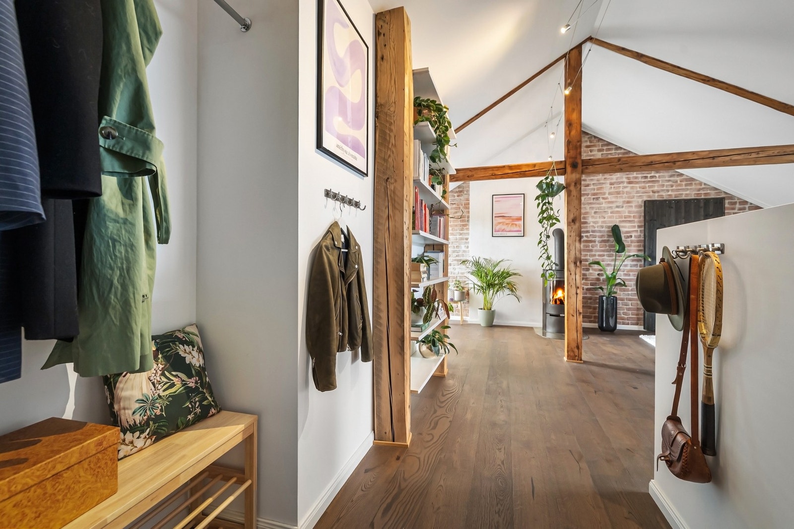God plass til yttertøy og sko Galleribilde