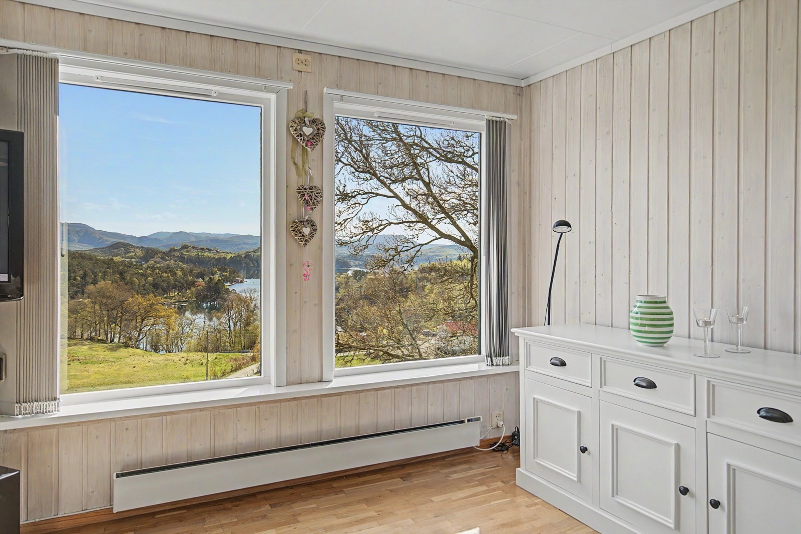 Gode vindusflater som inviterer den flott utsikten Galleribilde