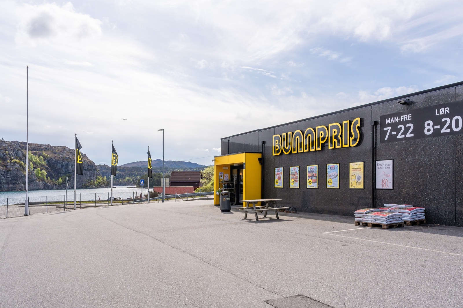 Her finner man også Bunnpris, noe som gjør hverdagshandelen enkel! Galleribilde