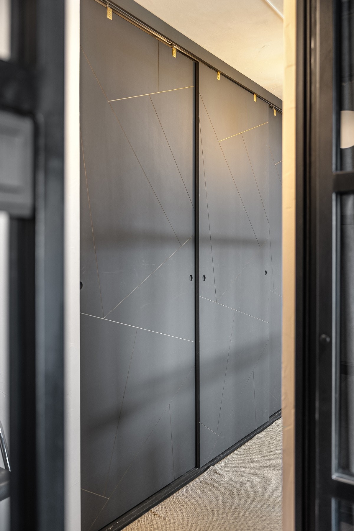 Skyvedørsgarderobe. Galleribilde