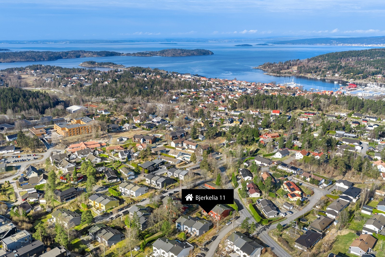 Nærområdet byr på flotte turmuligheter og nærhet til sjøen ved Son. Galleribilde