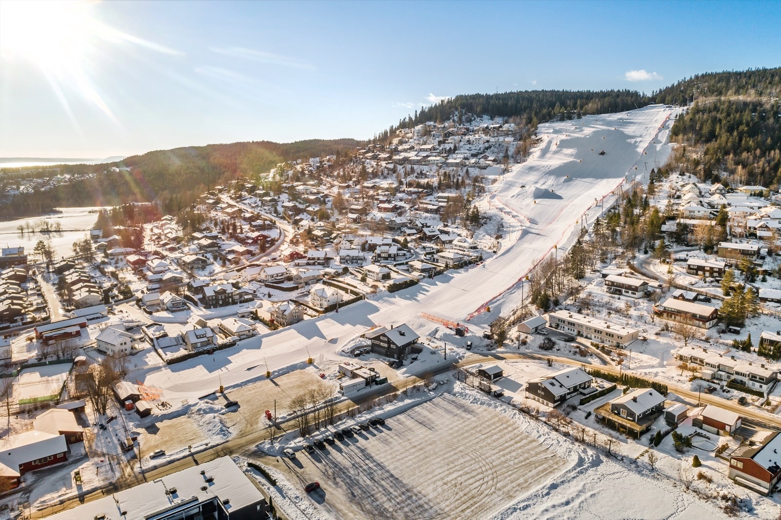 Lommedalenskisenter som nærmeste nabo, kun par hundre meter opp i gaten. Perfekt for både store og små Galleribilde