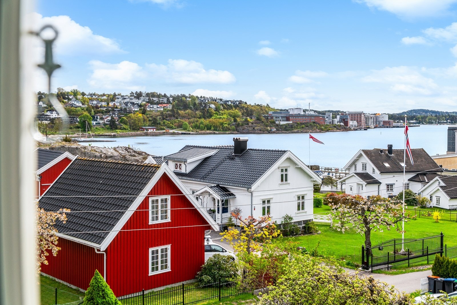 Vanvittig god sjøkontakt fra eiendommen. Galleribilde
