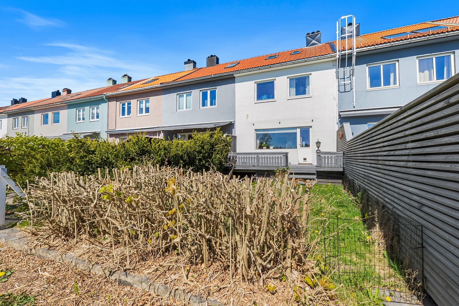 Boligen er opprinnelig fra 1946 og har behov for noe renovering. Galleribilde