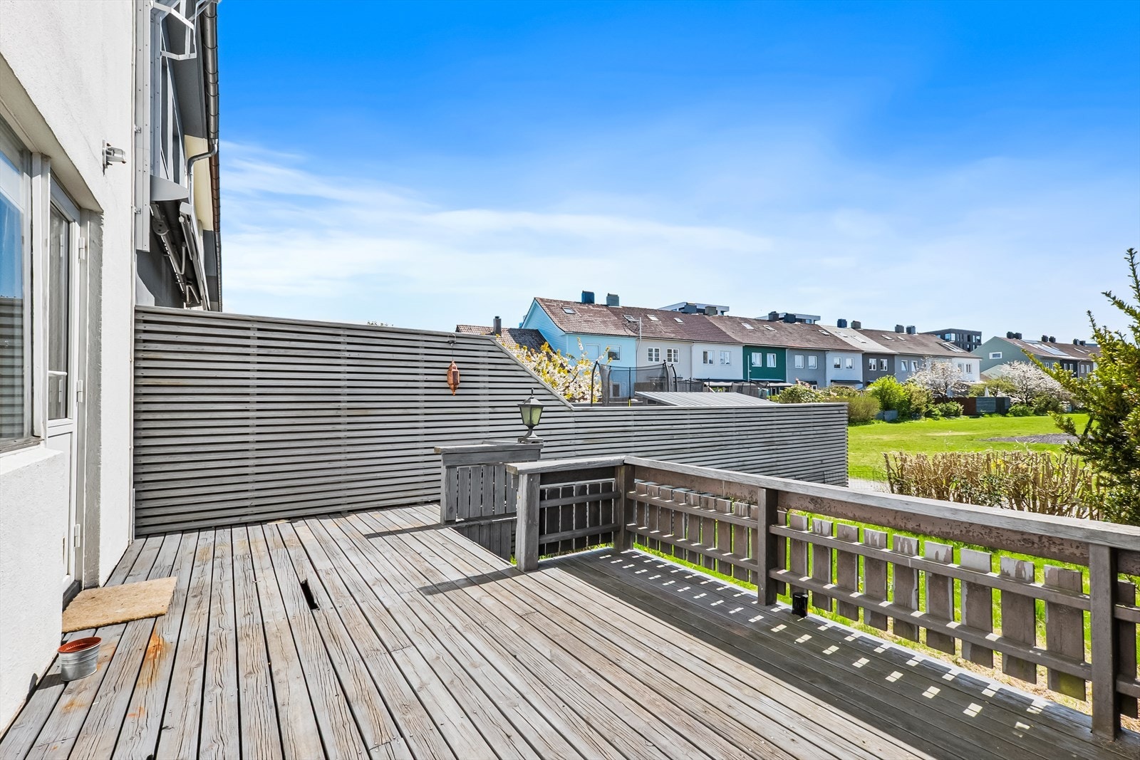 Åpent areal i front. Galleribilde