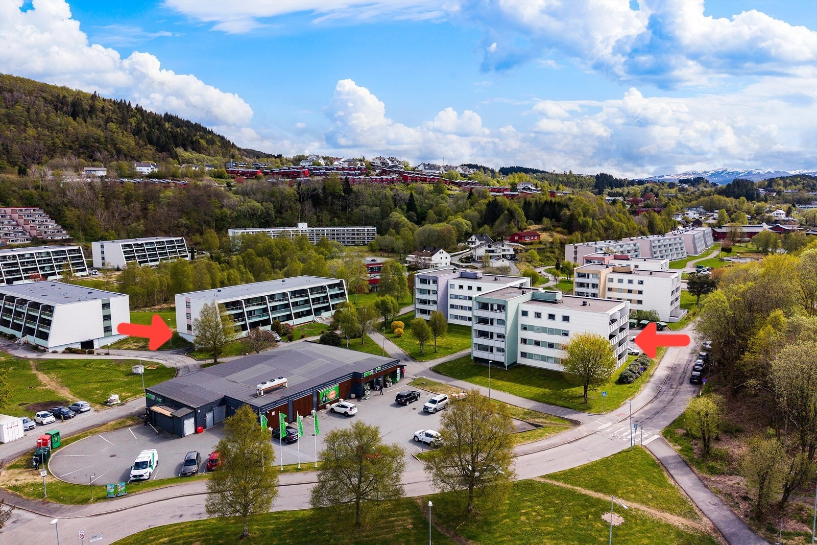 Fast garasjeplass i underetasje i naboblokken, merket G249. Kiwi Nyborg, ligger bare rundt 30 meter fra blokken Galleribilde