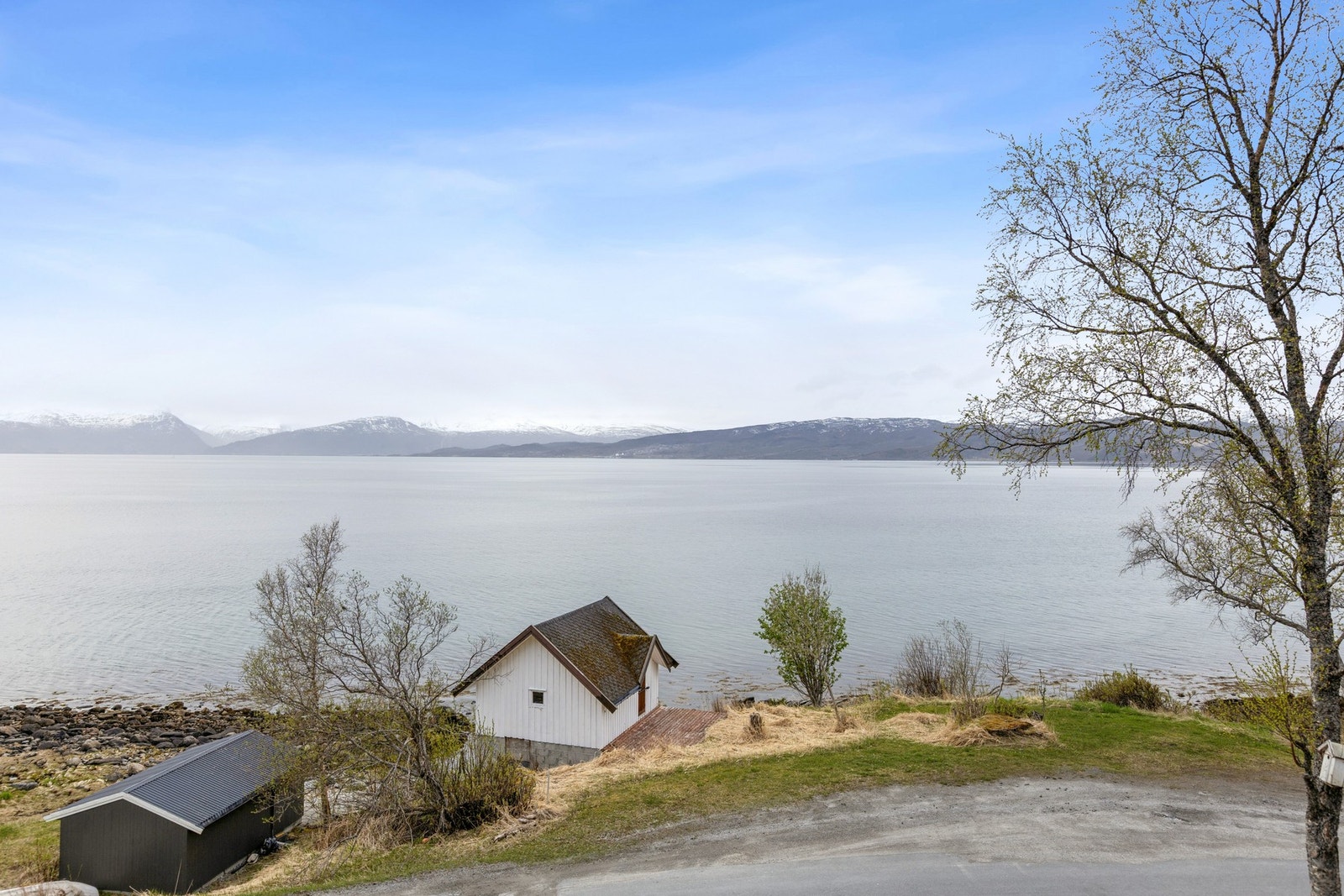 Nærheten til sjøen gir flotte tur- og rekreasjonsmuligheter rett utenfor døren. Foto: EFKT Galleribilde