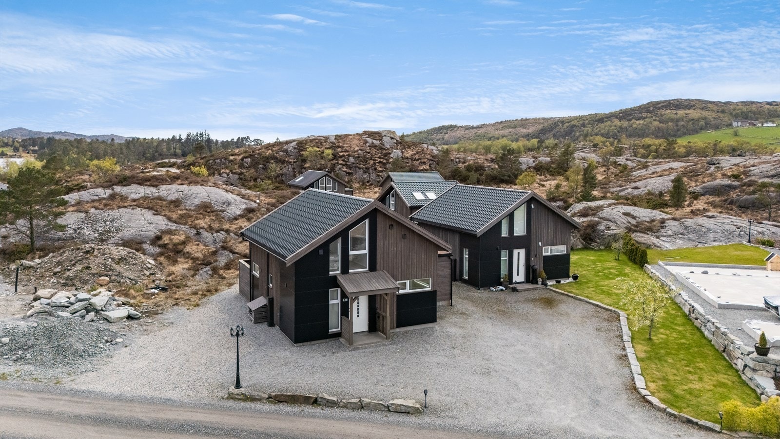 Felles eiet tomt med hyttenabo Galleribilde