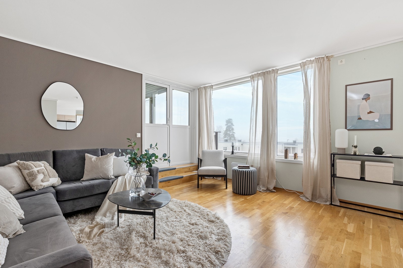 Lys og luftig stue. Galleribilde