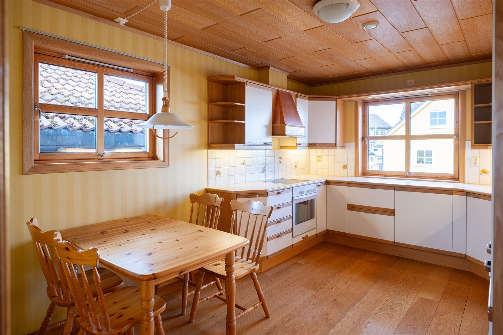 Også her er det plass til spisebord. Galleribilde