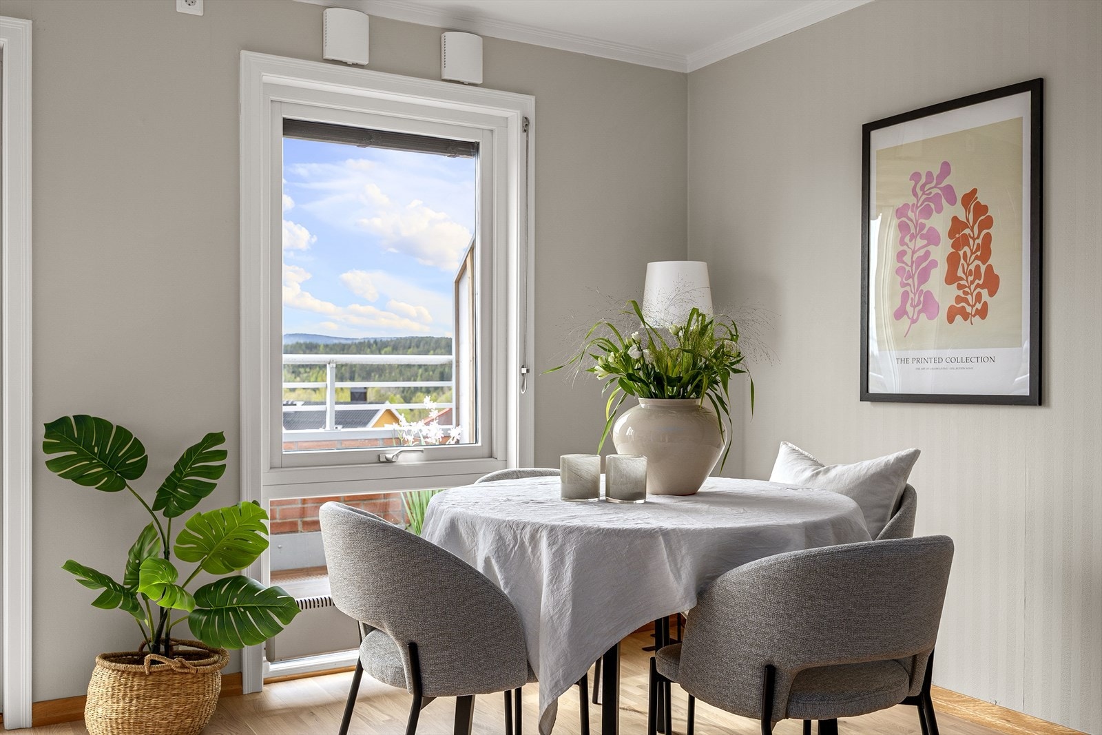 Naturlig plass for spisegruppe i stuen Galleribilde