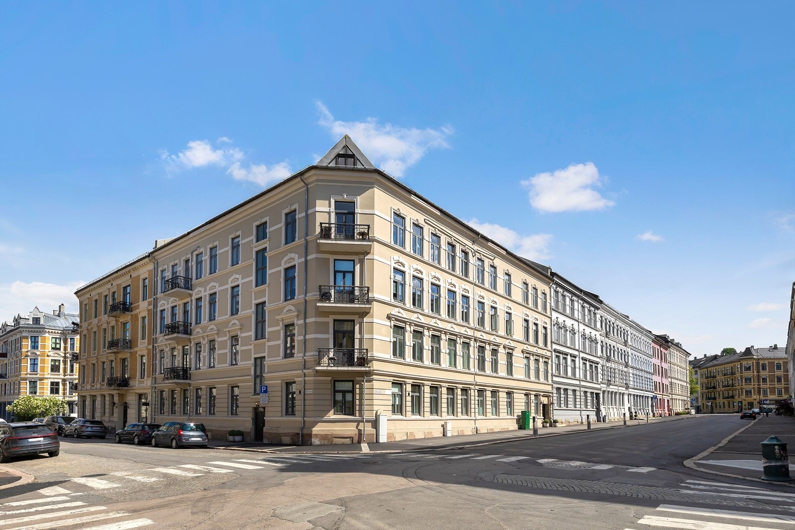 Området passer særlig godt for deg som ønsker en urban hverdag med høy bokvalitet, samtidig som nærområdet oppleves tilbaketrukket og behagelig. Galleribilde