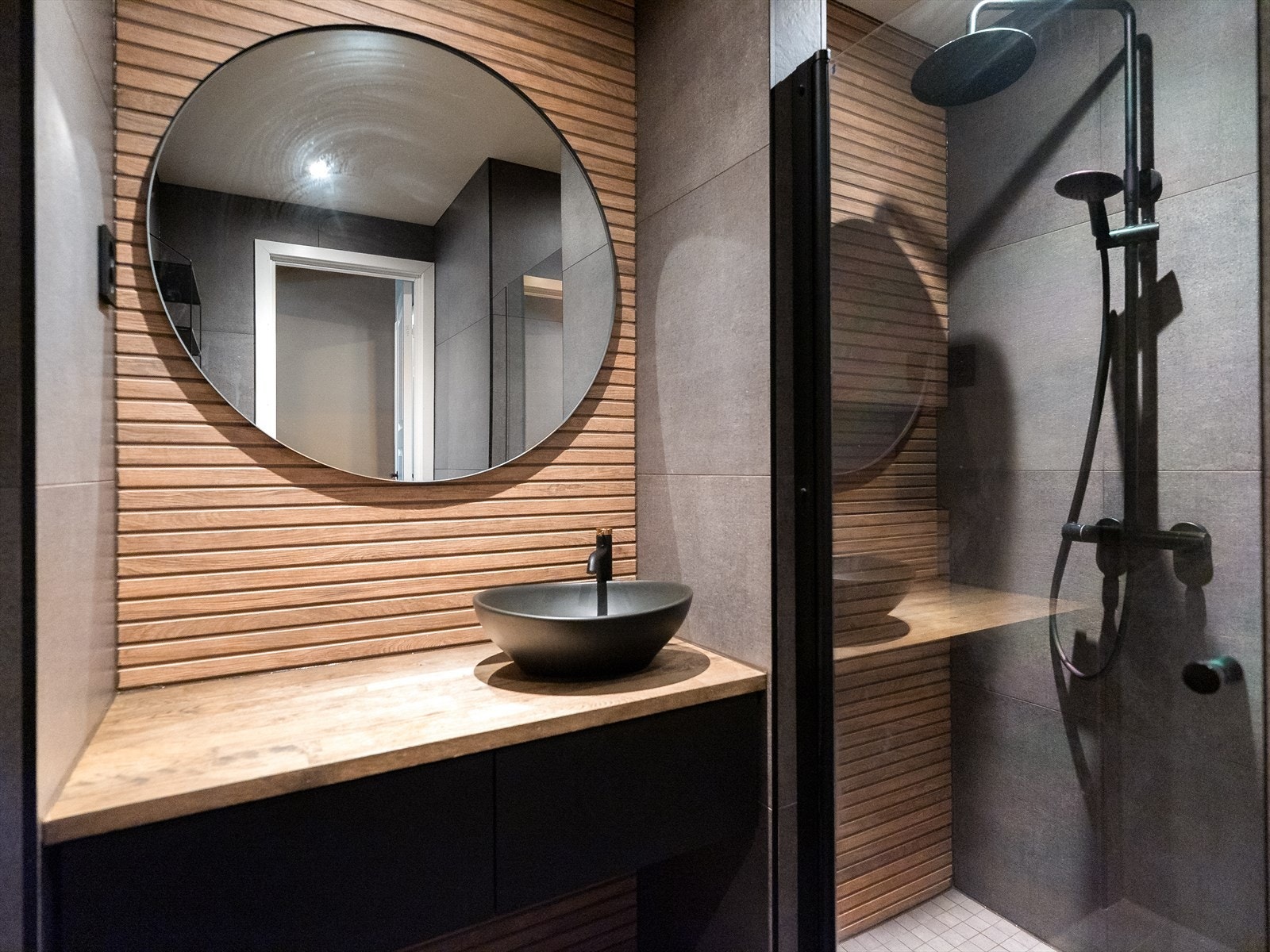 Badet fremstår som moderne og lekkert. Galleribilde