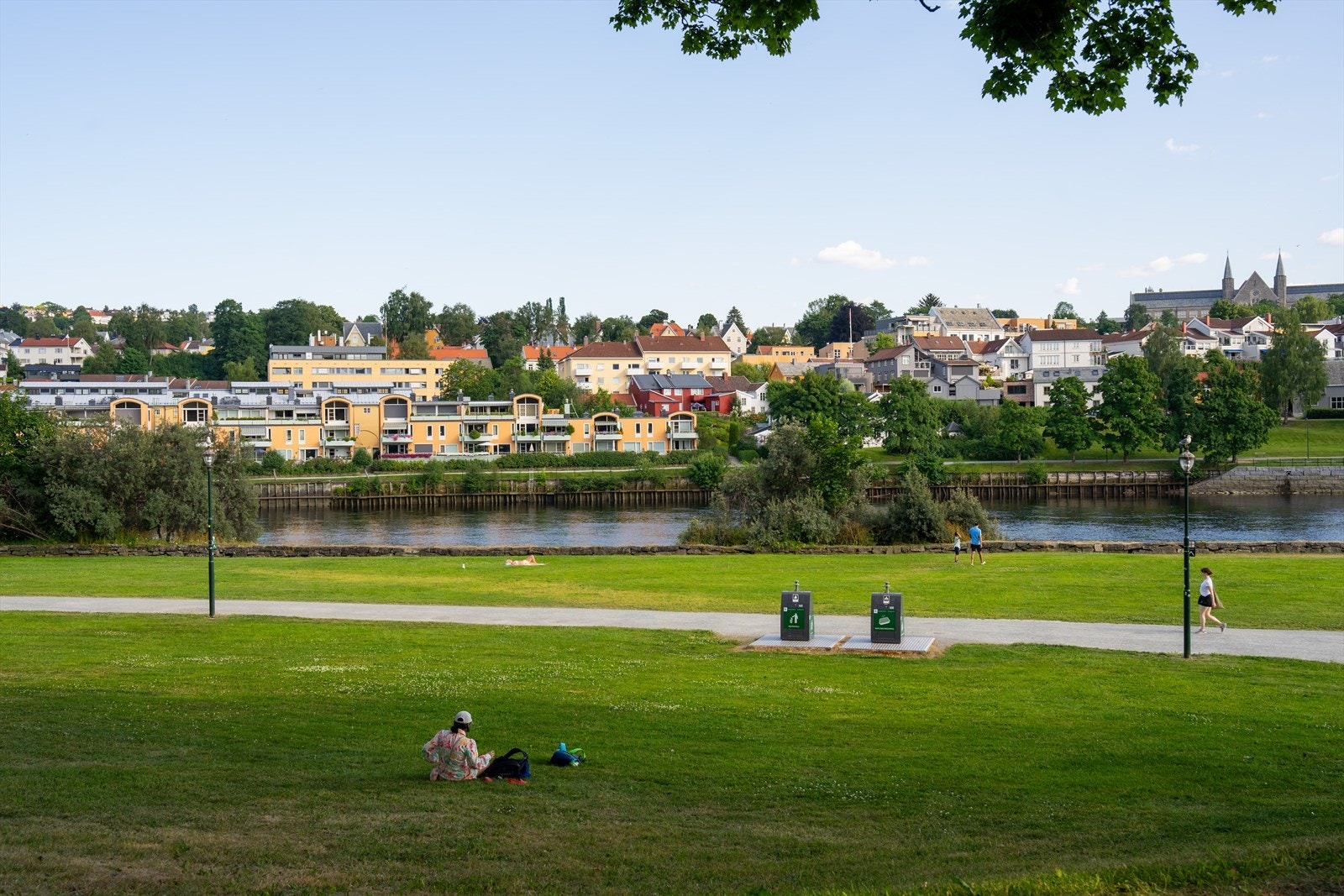 Marinen er et populært møtested på sommeren. Her arrangeres Pstereo festivalen. Galleribilde