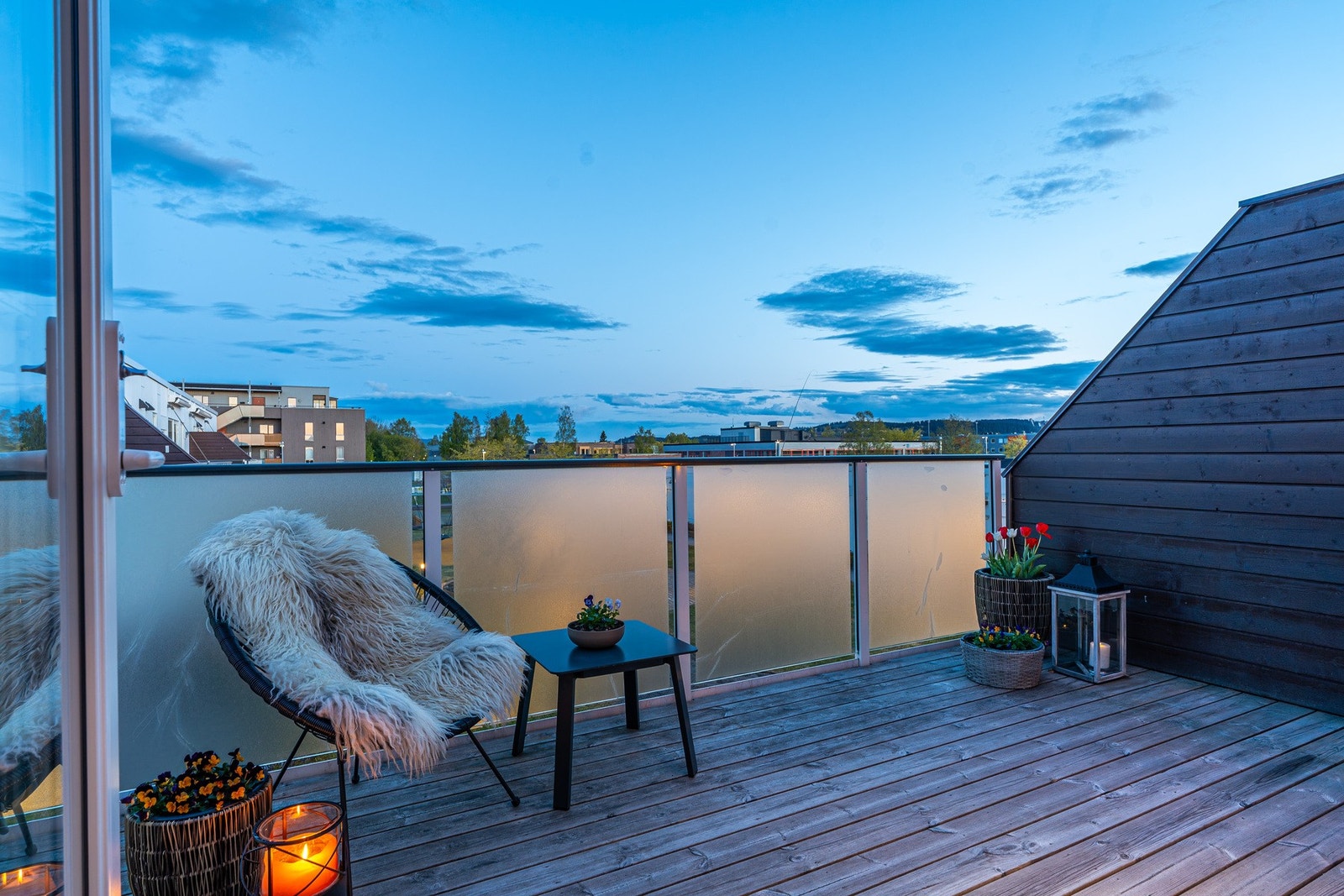 Balkongen er oppmålt til 10,9 kvm. Galleribilde