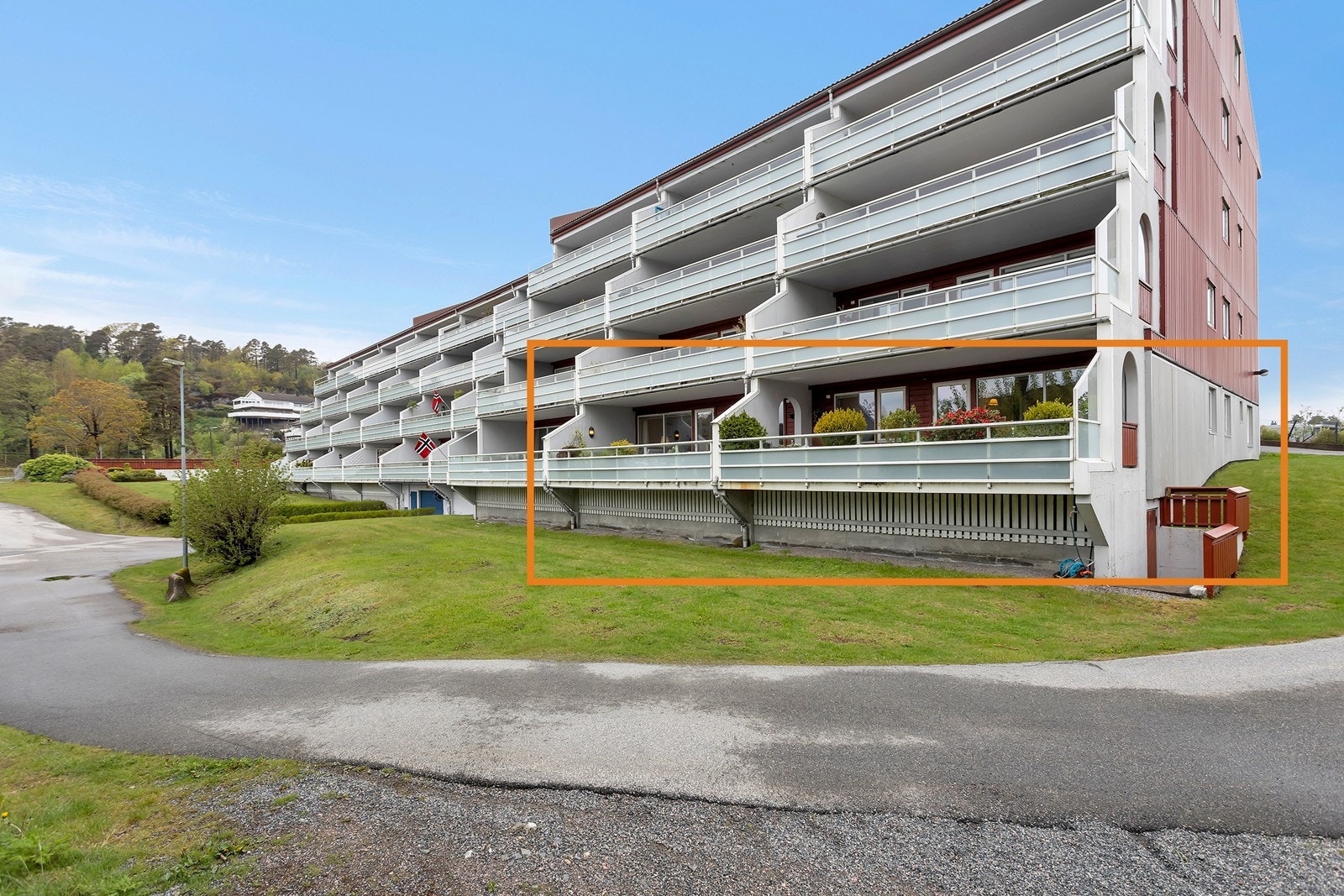 Leiligheten ligger i en høy 1 etg. Galleribilde
