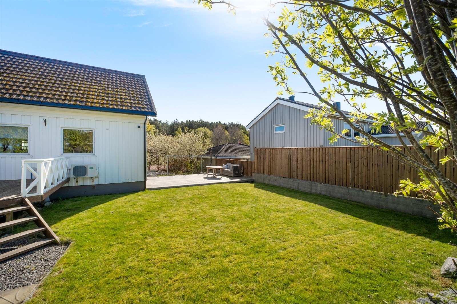Flotte uteområder - skjermet med gode solforhold Galleribilde