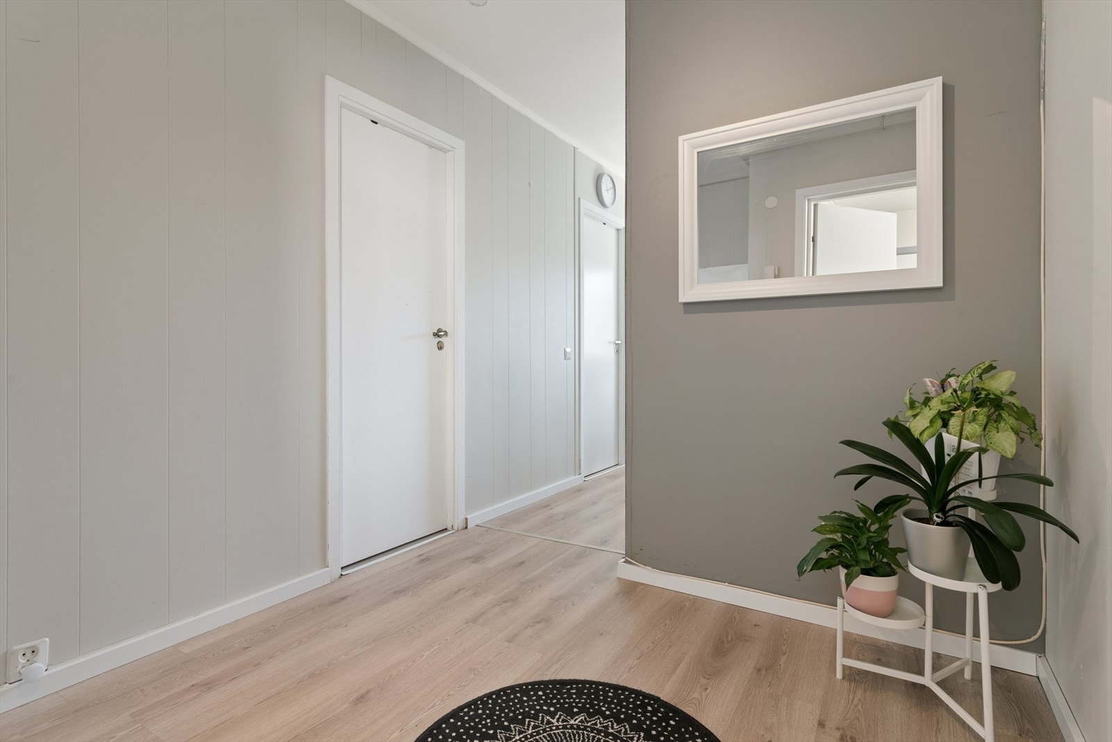 Entrè med mulighet for å sette opp garderobe. Galleribilde