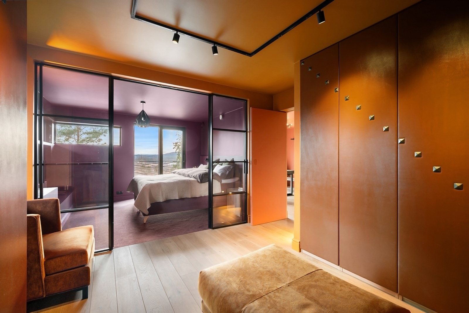 Hovedsoverom med walk-in-closet Galleribilde