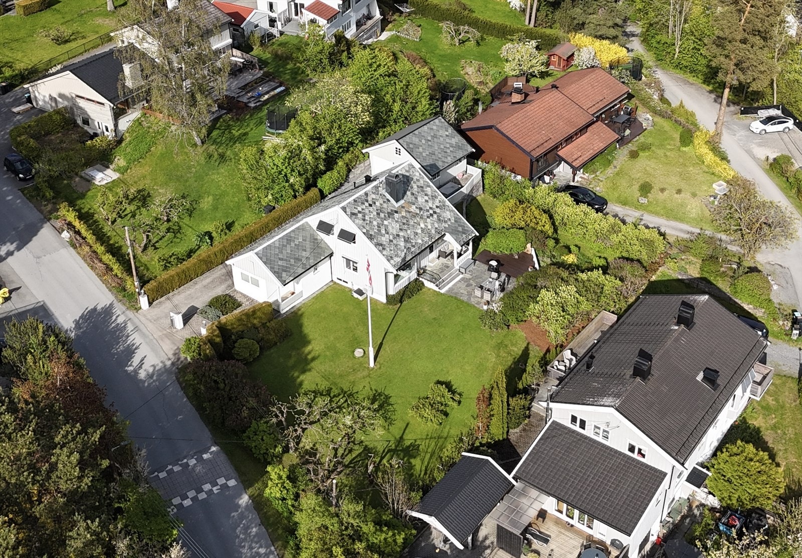 Eiendommen ligger i et barnevennlig og populært området. Galleribilde
