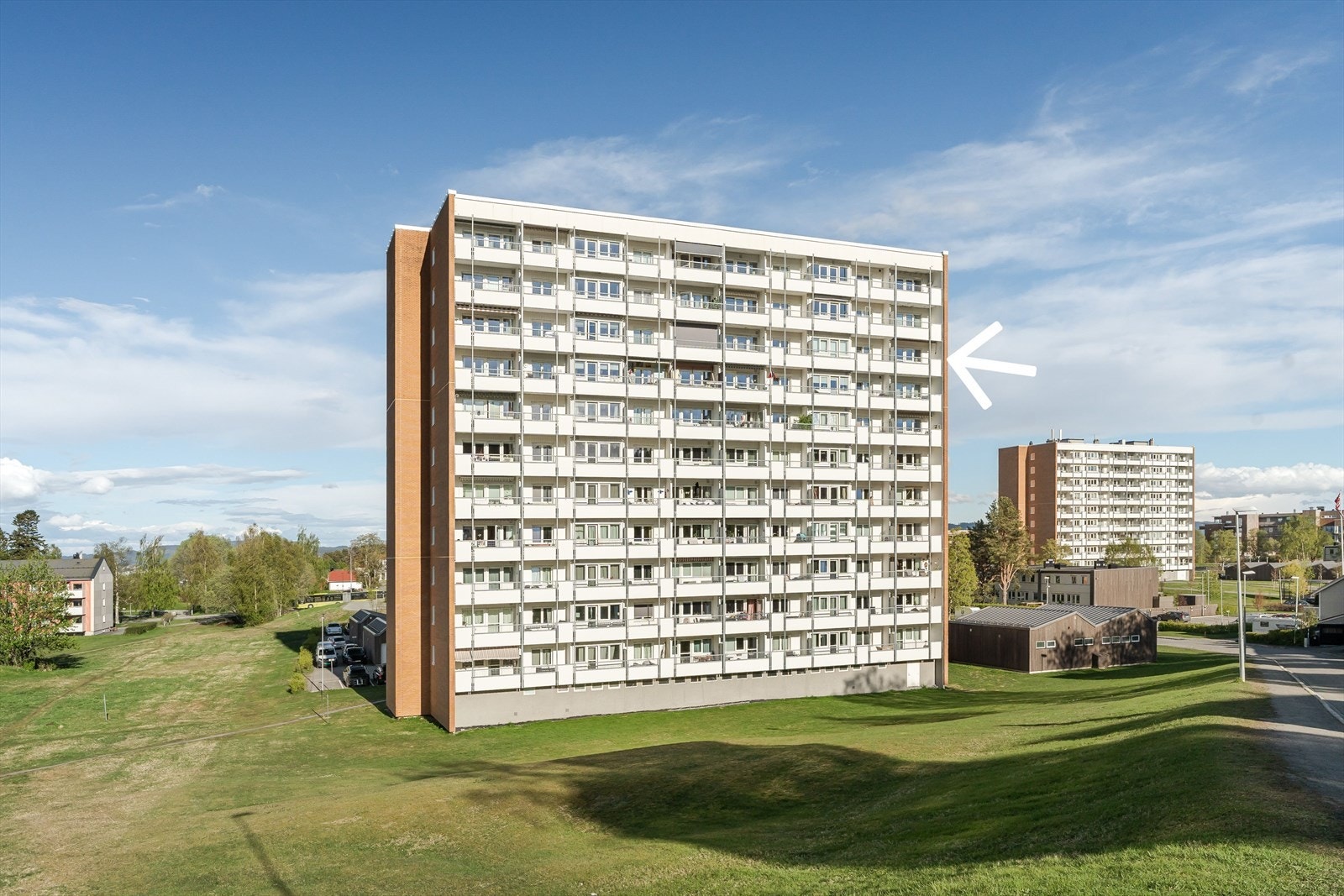 For fritidsaktiviteter kan man ta turen til Nyborg skole. Her finner du aktiviteshall, fotball, friidrett og sandvolleyballbane. Ved 3T-Byåsen som er sju minutter fra leiligheten kan den treningsglade ferdes. Galleribilde