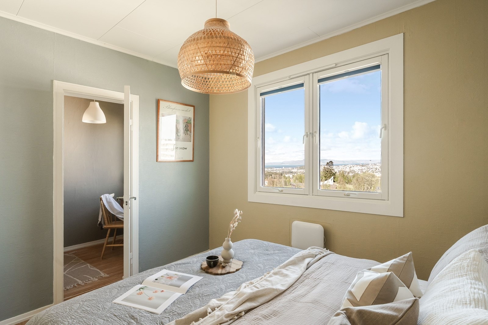 I tilknytning til det ene soverommet finnes et kontor/bod på ca. 4 m². Galleribilde