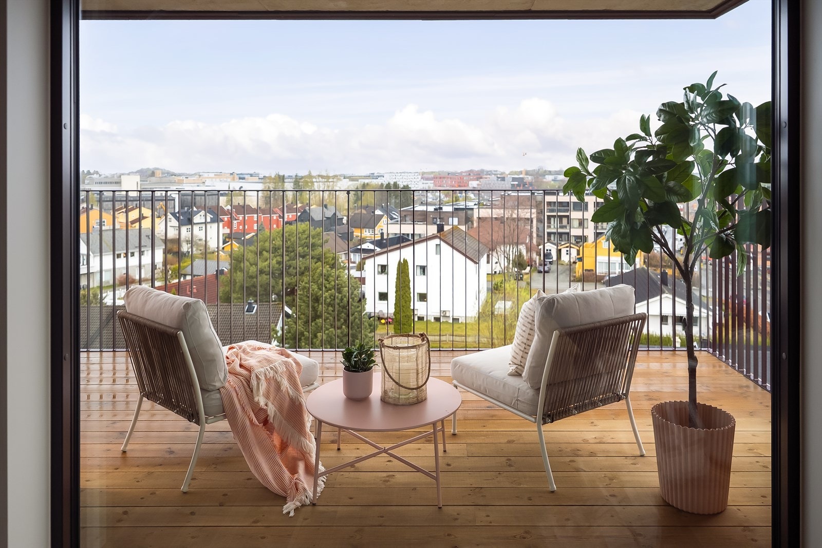 Bygget ble ferdig i februar i 2026, og det kan skiltes med nybygg- garanti til 2032! Galleribilde