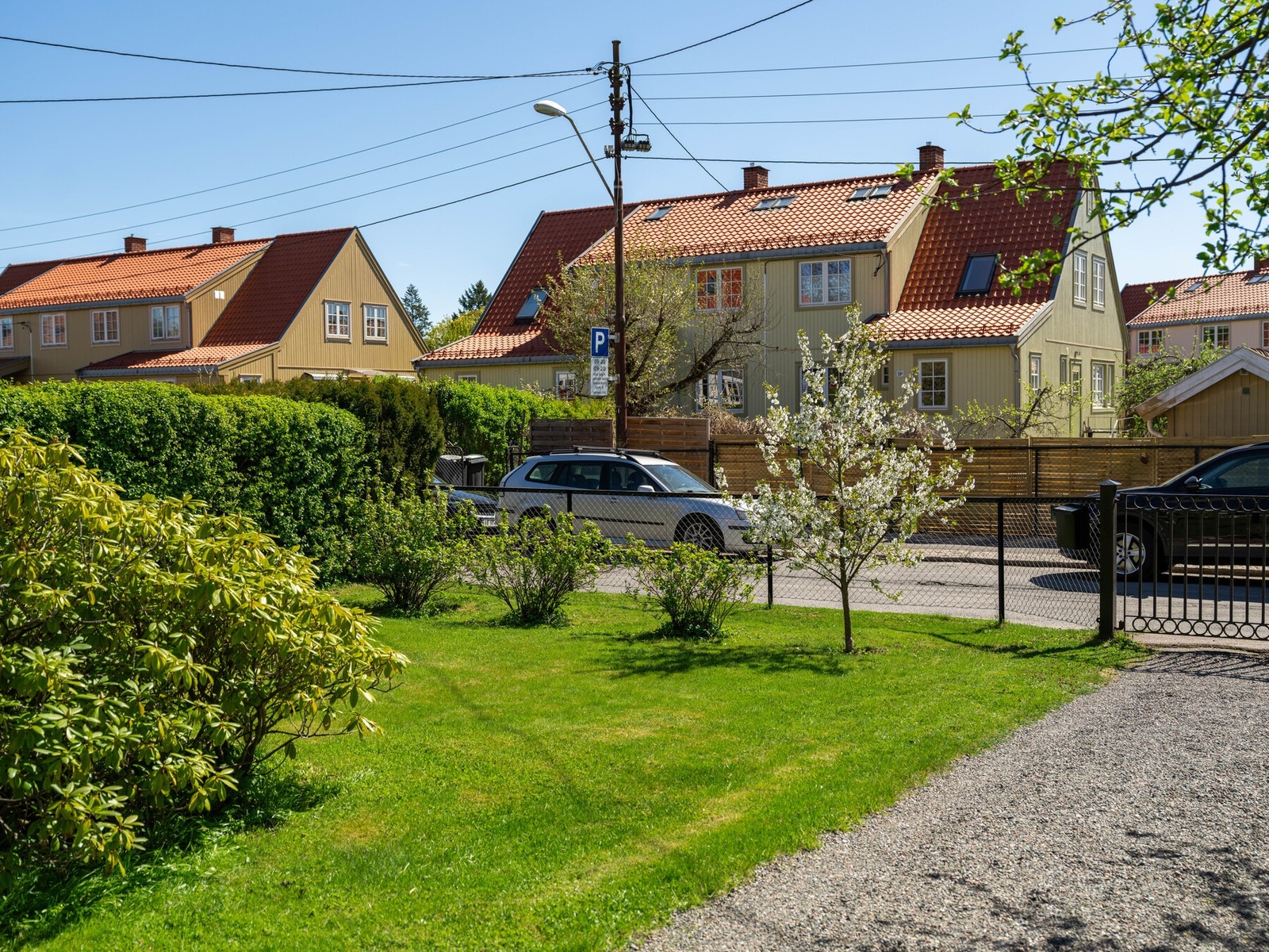 Huset ligger perfekt til, med blant annet de koselige husene i Tåsen Haveby som nærmeste naboer. Galleribilde