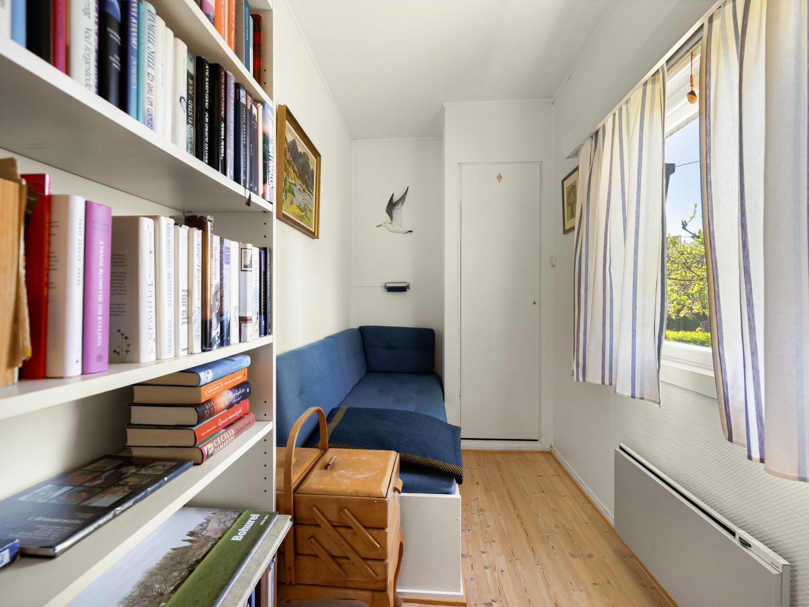 Innenfor spisestuen ligger et lite soverom. Galleribilde