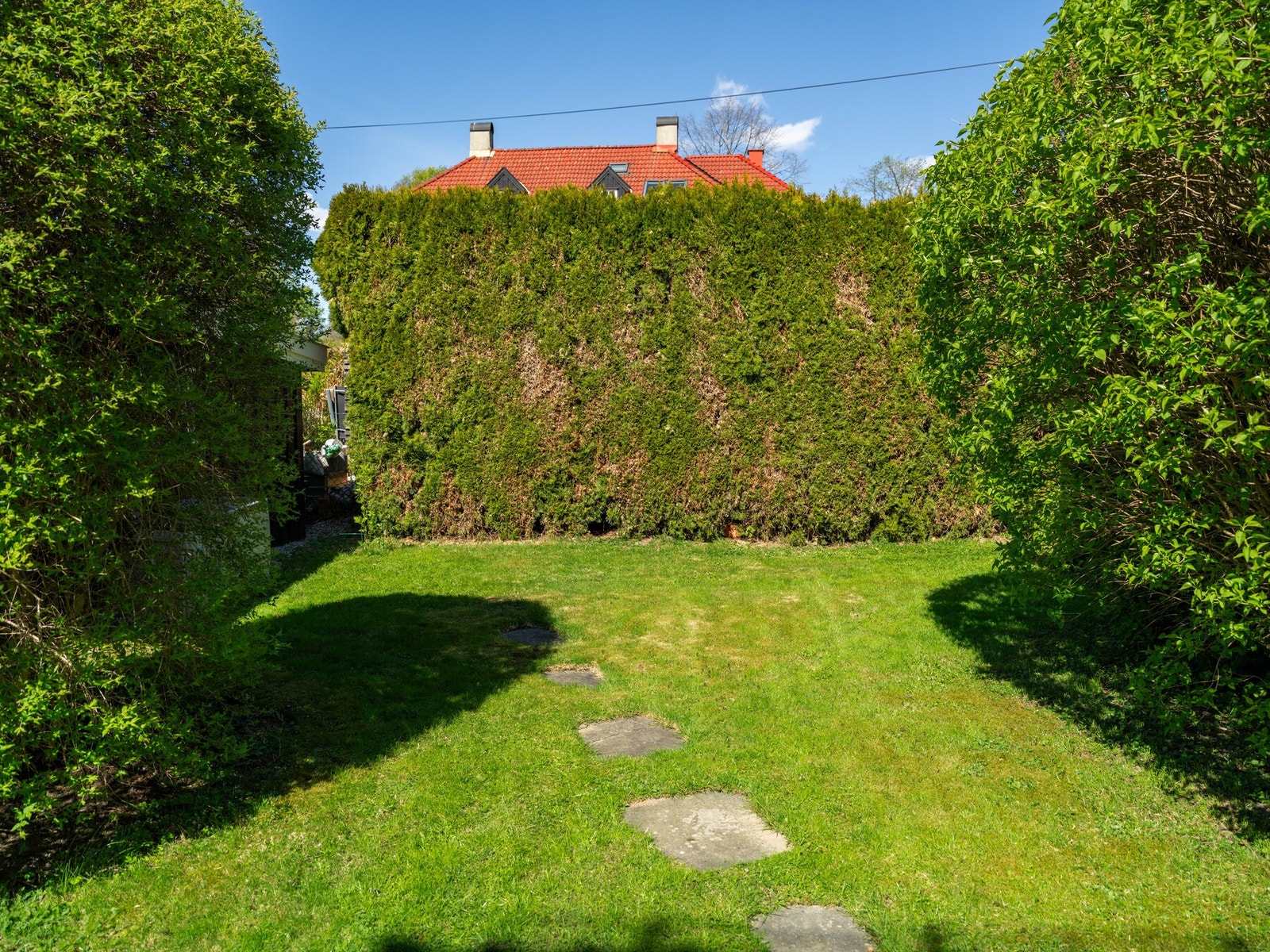 Tette, fine hekker gir god beskyttelse mot innsyn. Galleribilde