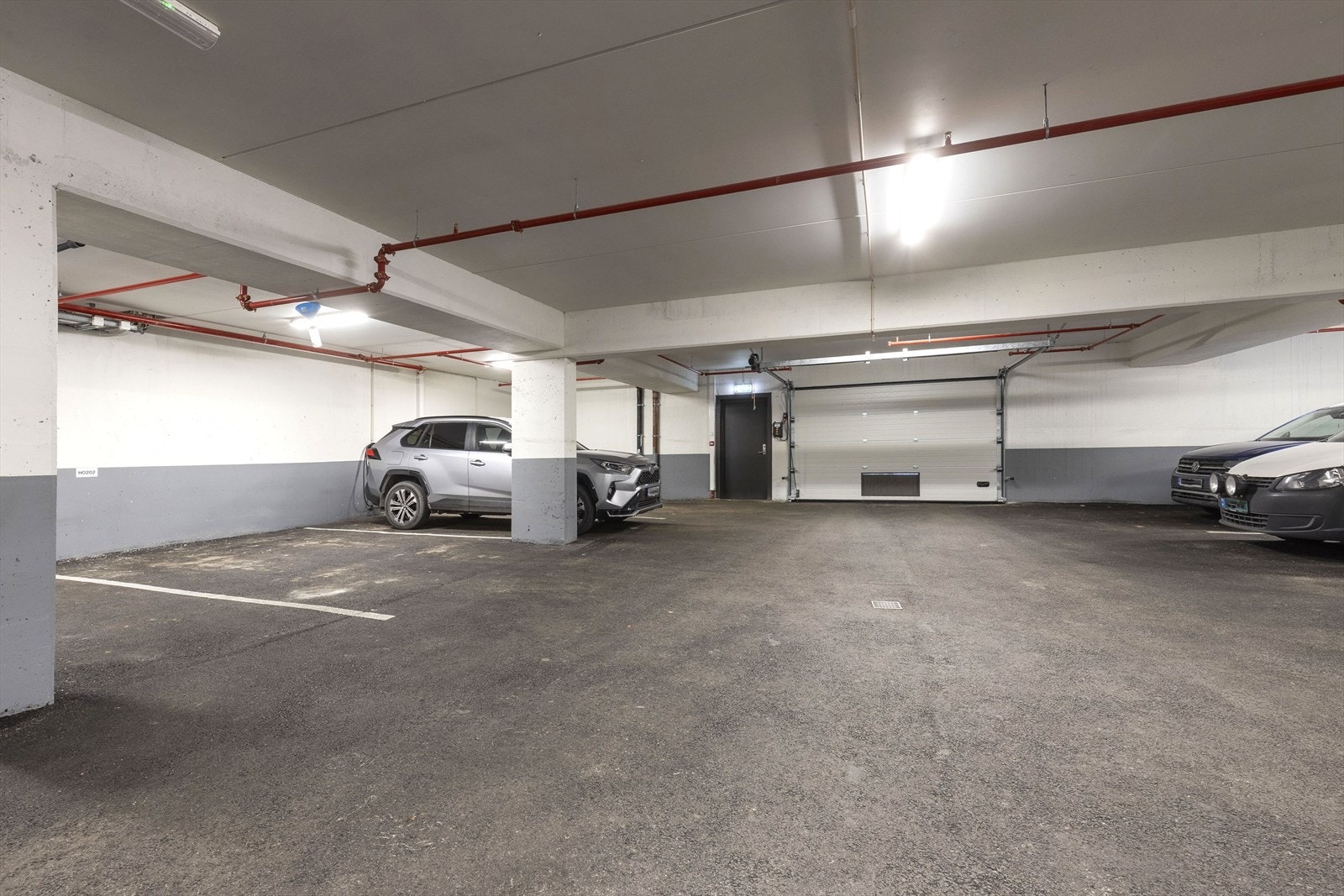 Leiligheten disponerer med 1 fast parkeringsplass. Galleribilde