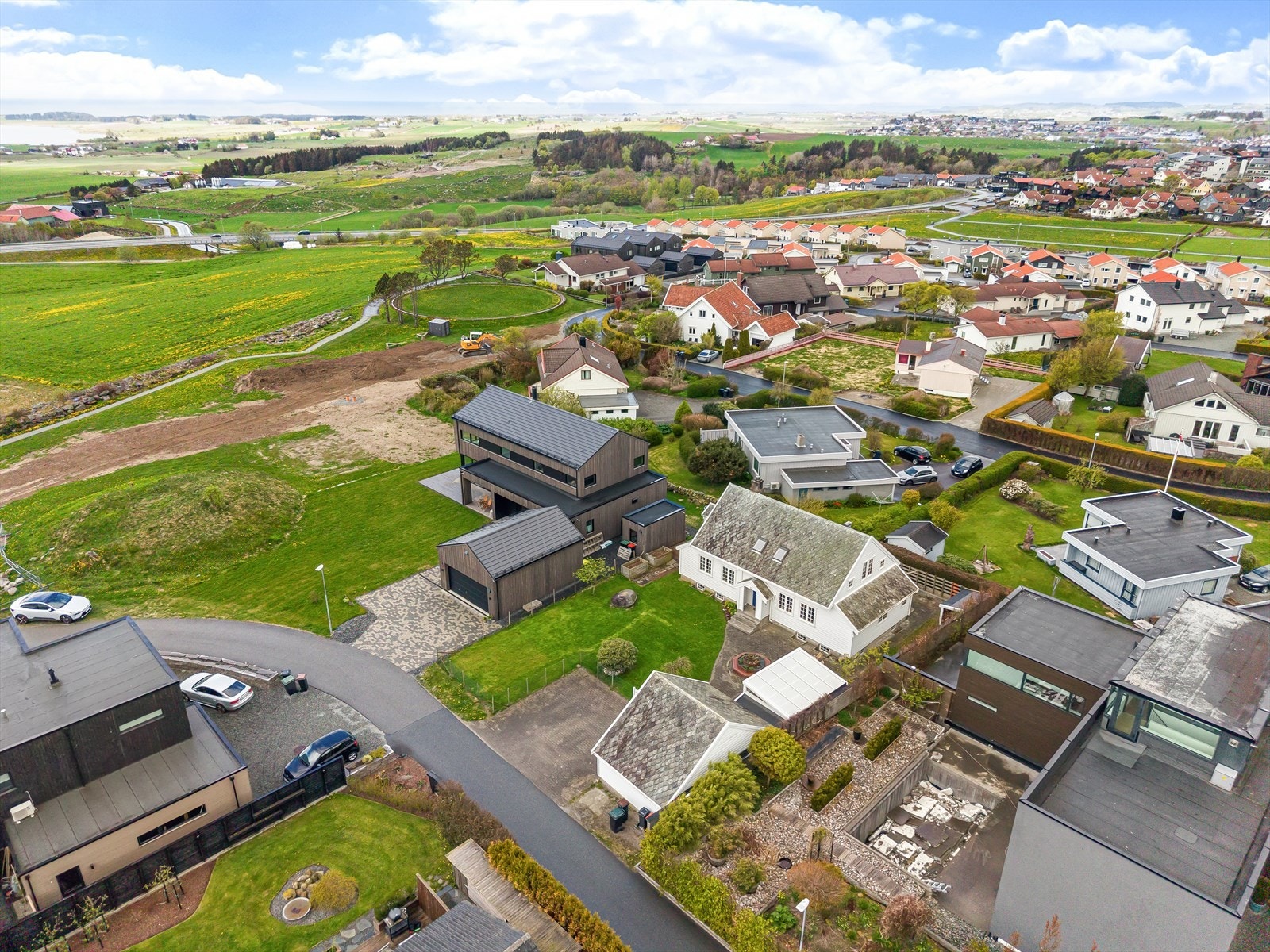 Fra boligen er det kort vei både til Klepp, klepp stasjon og Bryne sentrum. Galleribilde