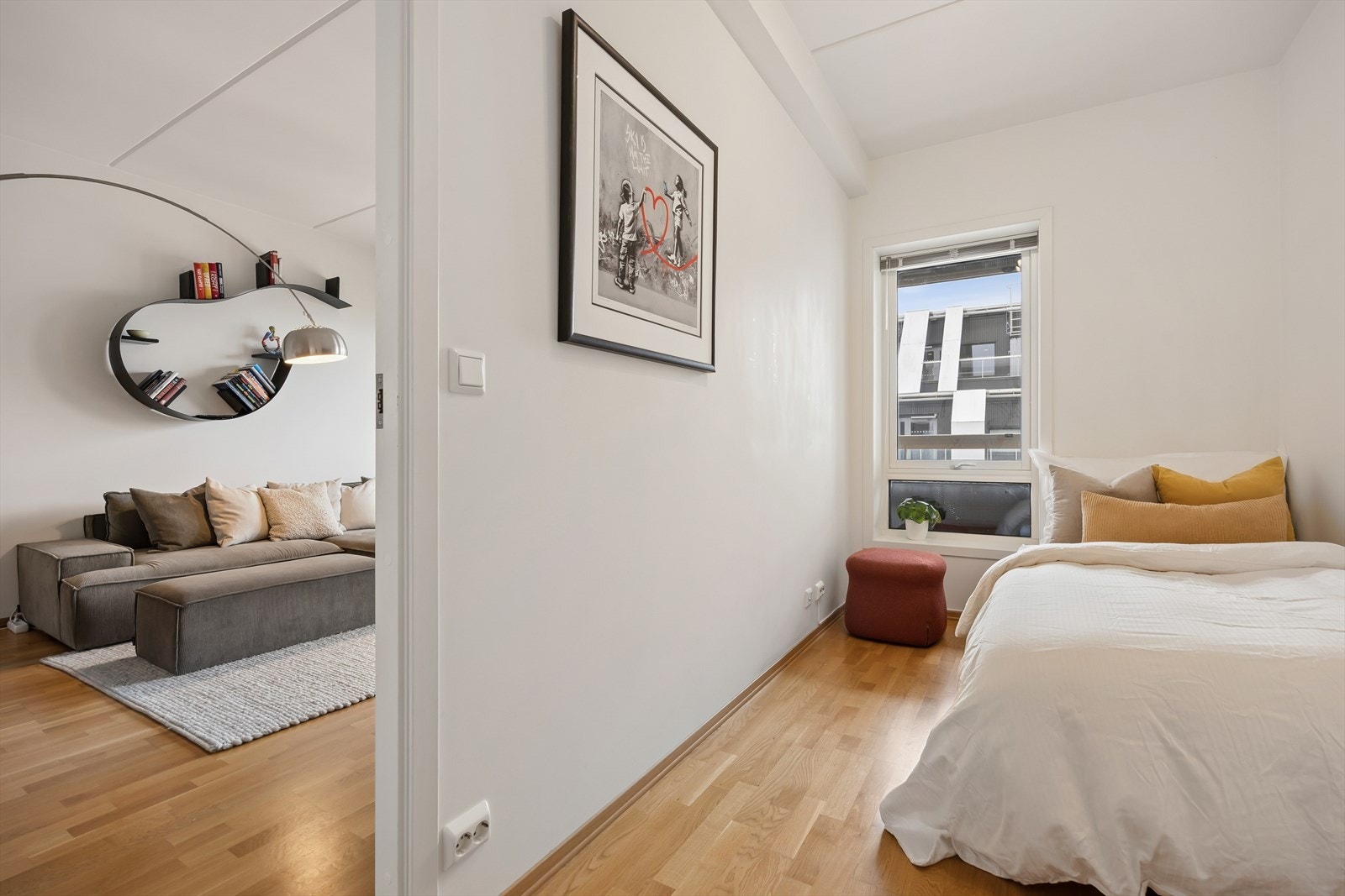 Leiligheten har to gode soverom med fine innredningsmuligheter. Galleribilde